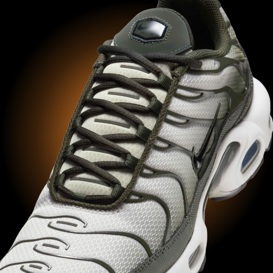NIKE AIR MAX PLUS TN OLIVE DM0032-300