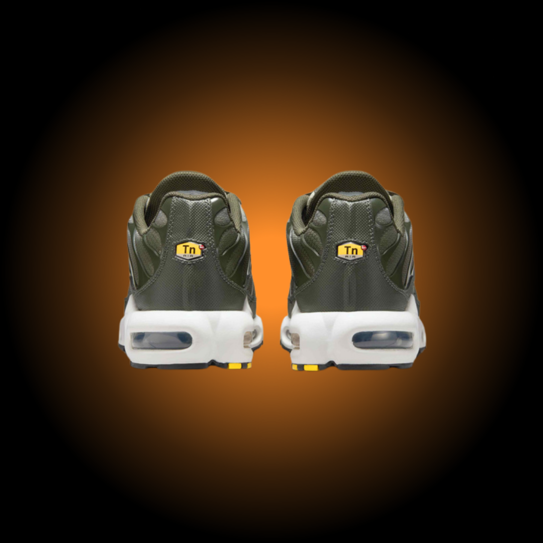 NIKE AIR MAX PLUS TN OLIVE DM0032-300