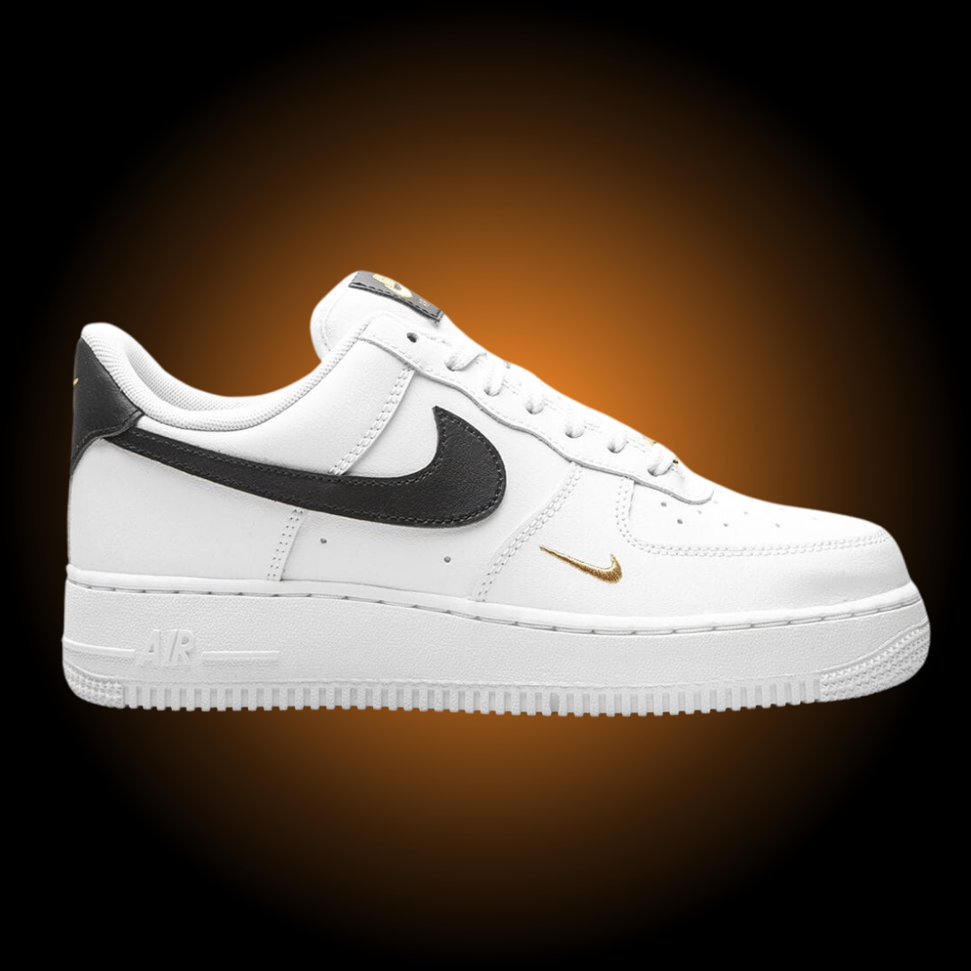 NIKE AIR FORCE 1 '07 LOW WHITE | DETTAGLI IN ORO & NERO