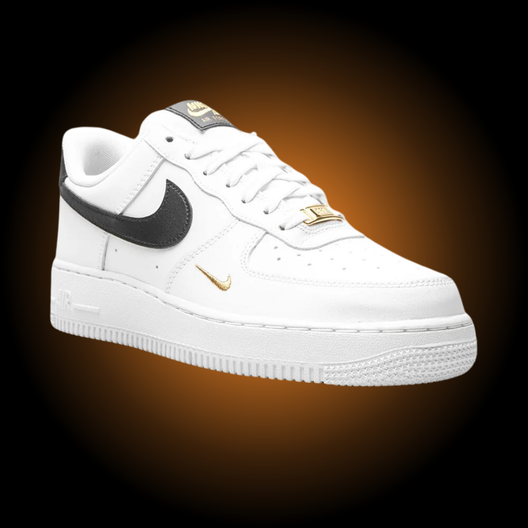 NIKE AIR FORCE 1 '07 LOW WHITE | DETTAGLI IN ORO & NERO